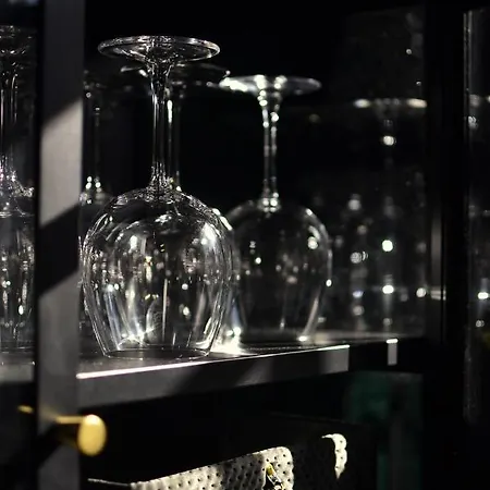 One-bedroom In The Center Of 아파트 사리셀카